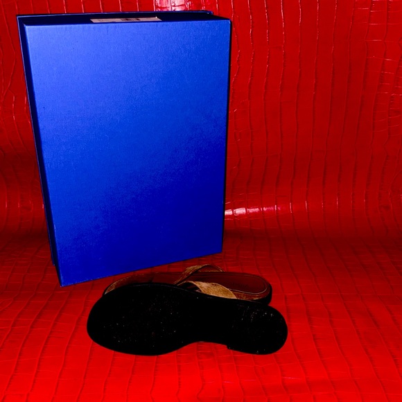 Vionic Brown Sandals Comfortable Stylish Footwear - Picture 4 of 4